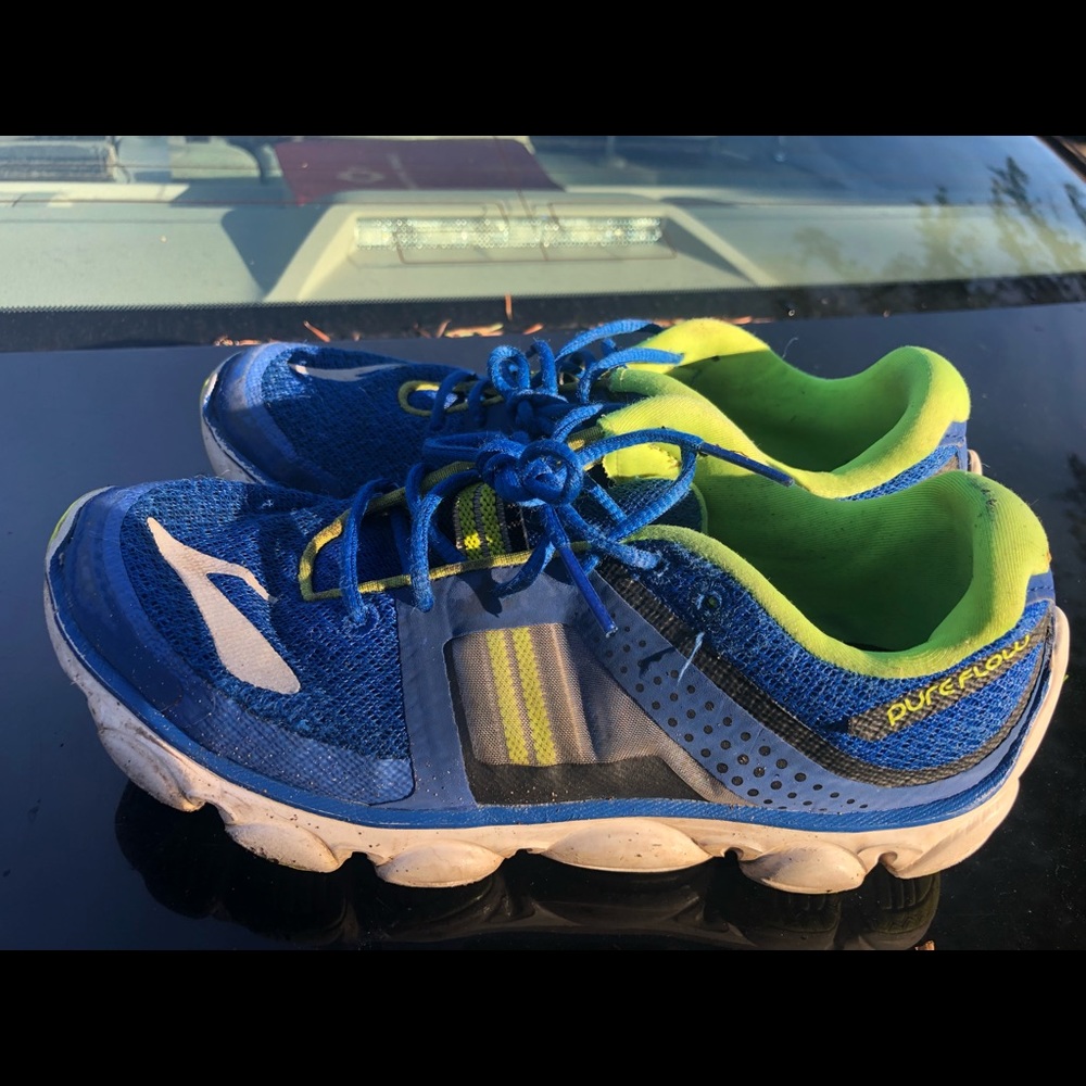 brooks pure flow girl Blue Running Sneakers Size 3